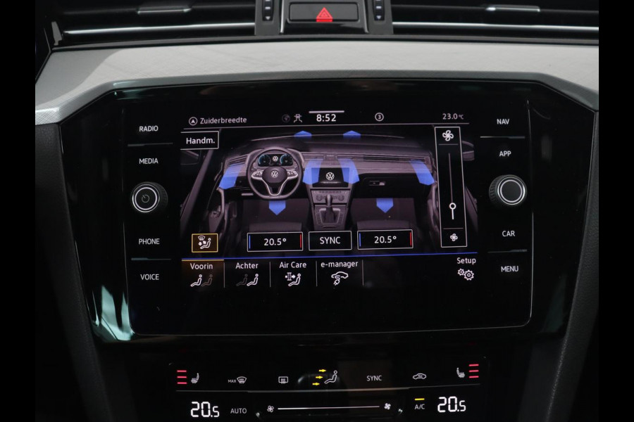 Volkswagen Passat 1.4 TSI PHEV GTE | Panoramadak | Trekhaak | Stoelverwarming | Camera | Massage | Matrix LED | Carplay | Navigatie | Adaptive cruise