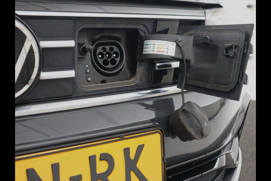 Volkswagen Passat 1.4 TSI PHEV GTE | Panoramadak | Trekhaak | Stoelverwarming | Camera | Massage | Matrix LED | Carplay | Navigatie | Adaptive cruise