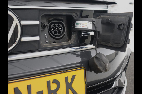 Volkswagen Passat 1.4 TSI PHEV GTE | Panoramadak | Trekhaak | Stoelverwarming | Camera | Massage | Matrix LED | Carplay | Navigatie | Adaptive cruise
