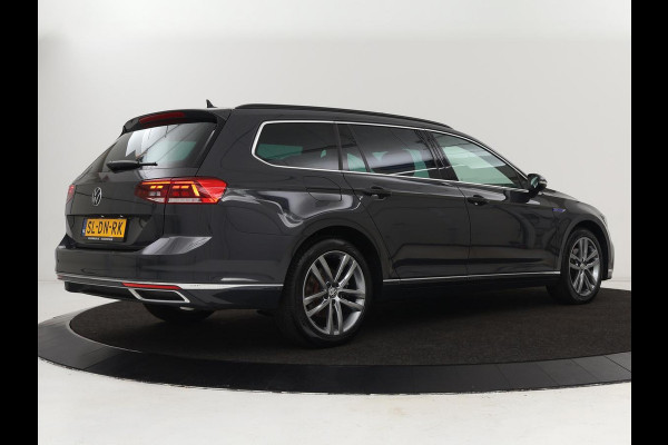 Volkswagen Passat 1.4 TSI PHEV GTE | Panoramadak | Trekhaak | Stoelverwarming | Camera | Massage | Matrix LED | Carplay | Navigatie | Adaptive cruise