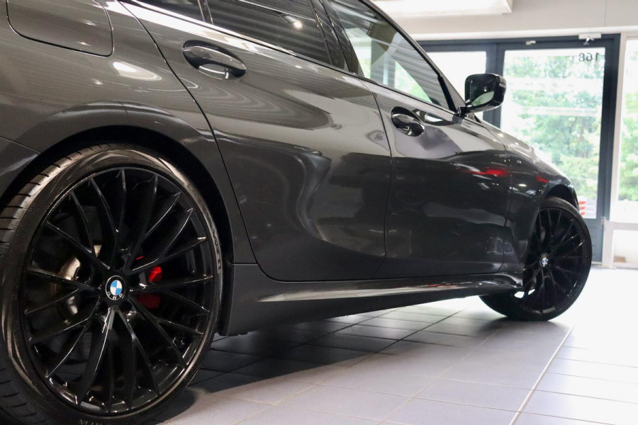 BMW 3 Serie Touring 330i xDrive Touring M Sport |PANO|Dravit Grau|
