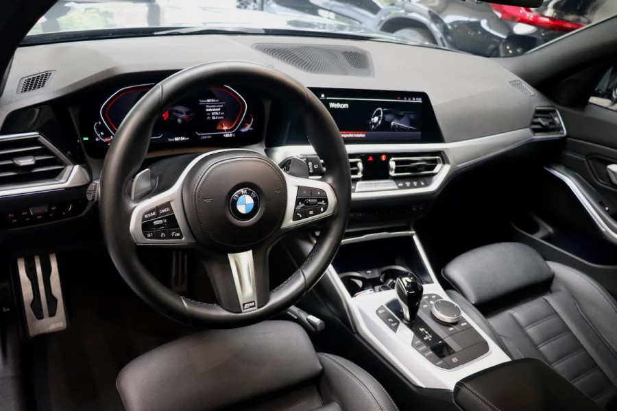 BMW 3 Serie Touring 330i xDrive Touring M Sport |PANO|Dravit Grau|