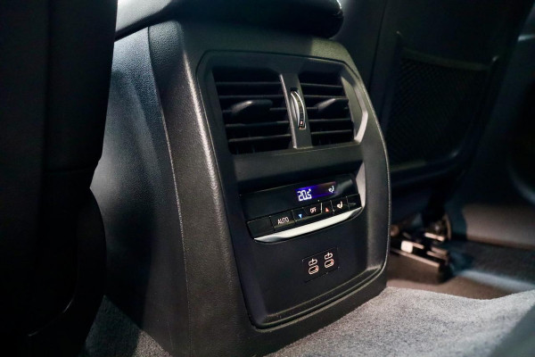 BMW 3 Serie Touring 330i xDrive Touring M Sport |PANO|Dravit Grau|
