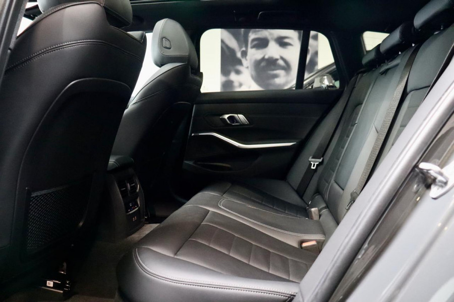 BMW 3 Serie Touring 330i xDrive Touring M Sport |PANO|Dravit Grau|