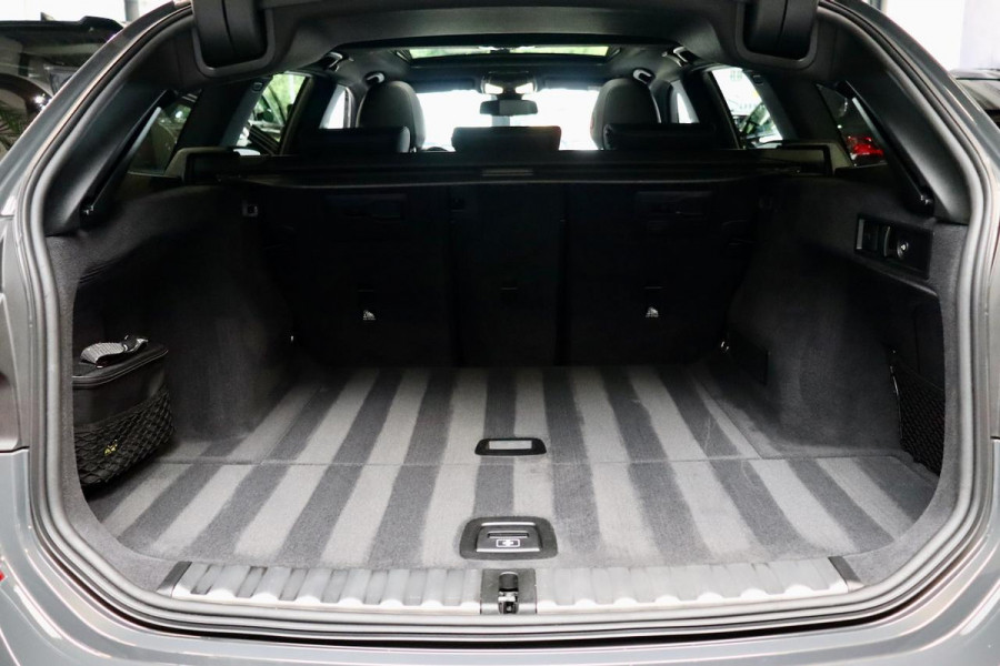 BMW 3 Serie Touring 330i xDrive Touring M Sport |PANO|Dravit Grau|