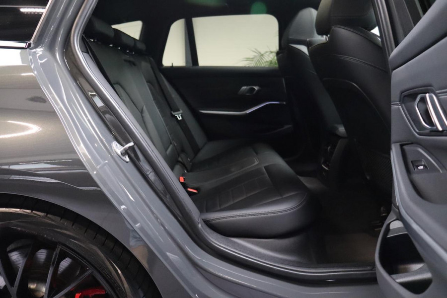 BMW 3 Serie Touring 330i xDrive Touring M Sport |PANO|Dravit Grau|