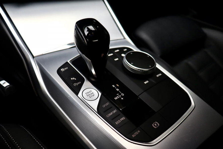 BMW 3 Serie Touring 330i xDrive Touring M Sport |PANO|Dravit Grau|