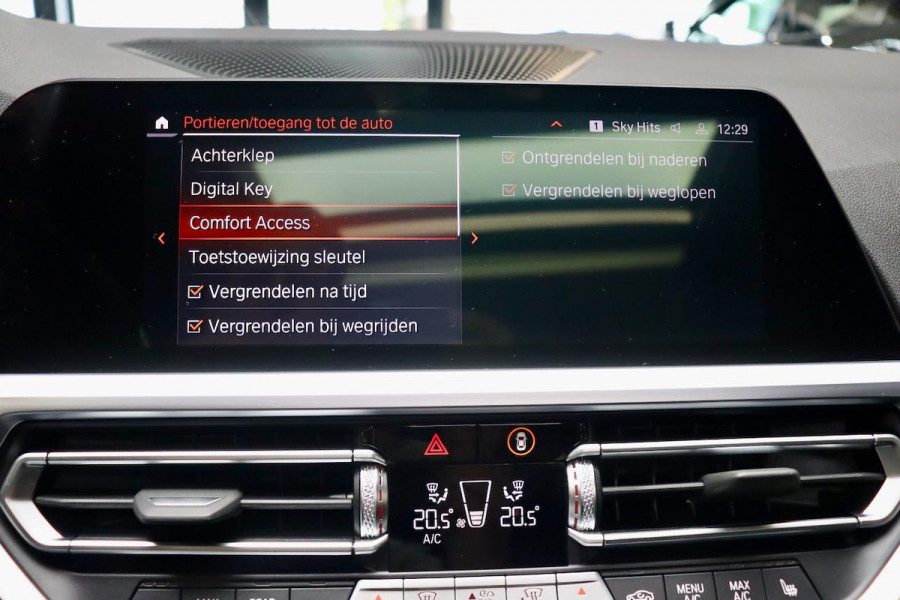 BMW 3 Serie Touring 330i xDrive Touring M Sport |PANO|Dravit Grau|