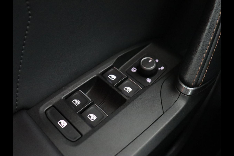 CUPRA Leon Sportstourer 1.4 e-Hybrid Copper Edition | Camera | Sportstoelen | LED | Apple Carplay |
