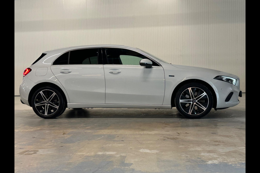 Mercedes-Benz A-Klasse 250 e | HYBRIDE | STOELVERKOELING | AMBIANCE LIGHTS | LED