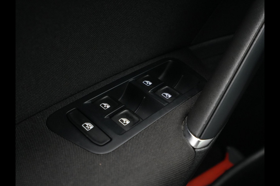Volkswagen e-Golf E-DITION Navigatie Carplay Pdc Acc Stoelverwarming 58