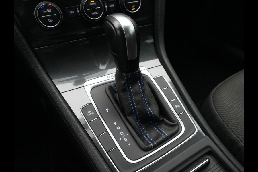 Volkswagen e-Golf E-DITION Navigatie Carplay Pdc Acc Stoelverwarming 58