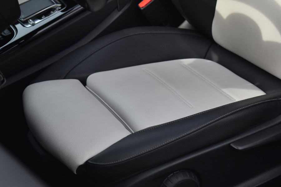 Mercedes-Benz A-Klasse 250 Premium Plus AMG Pane Camera Sfeer Lane Burm
