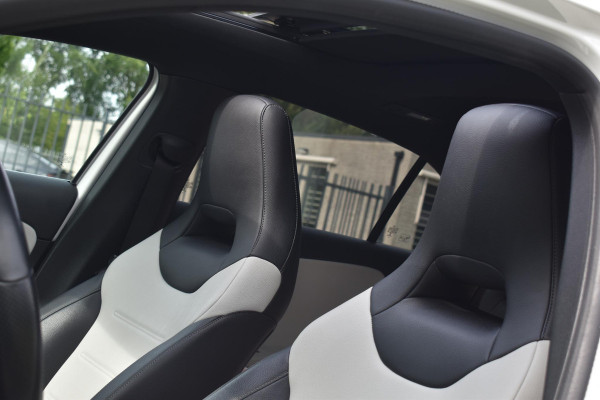 Mercedes-Benz A-Klasse 250 Premium Plus AMG Pane Camera Sfeer Lane Burm