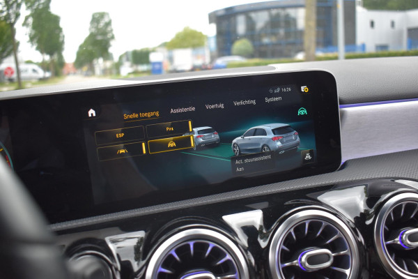 Mercedes-Benz A-Klasse 250 Premium Plus AMG Pane Camera Sfeer Lane Burm