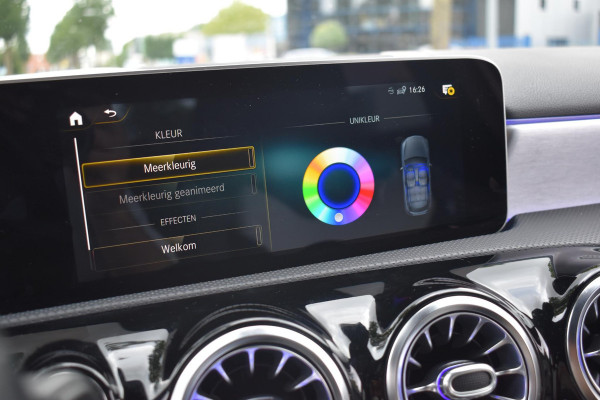 Mercedes-Benz A-Klasse 250 Premium Plus AMG Pane Camera Sfeer Lane Burm