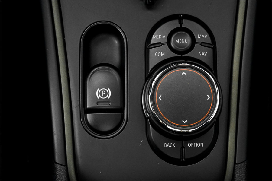 MINI Countryman 1.5 Cooper Chili Automaat Pano Navi 18"