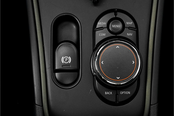 MINI Countryman 1.5 Cooper Chili Automaat Pano Navi 18"