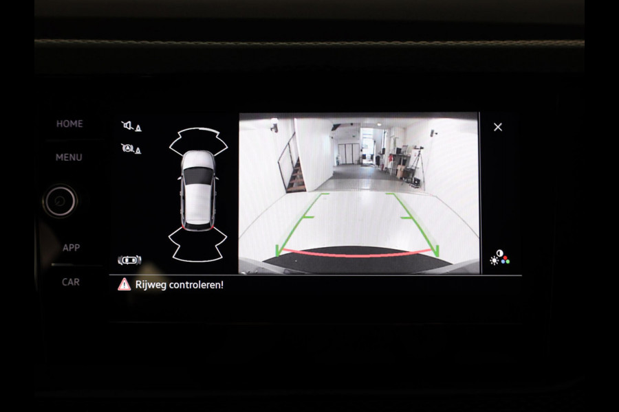 Volkswagen Polo 1.0 TSI Life Edition 95 pk Automaat (DSG) | Verlengde garantie | Navigatie via App | Parkeersensoren | Achteruitrijcamera | Adaptieve cruise control | Stoelverwarming |