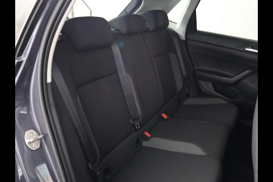 Volkswagen Polo 1.0 TSI Life Edition 95 pk Automaat (DSG) | Verlengde garantie | Navigatie via App | Parkeersensoren | Achteruitrijcamera | Adaptieve cruise control | Stoelverwarming |