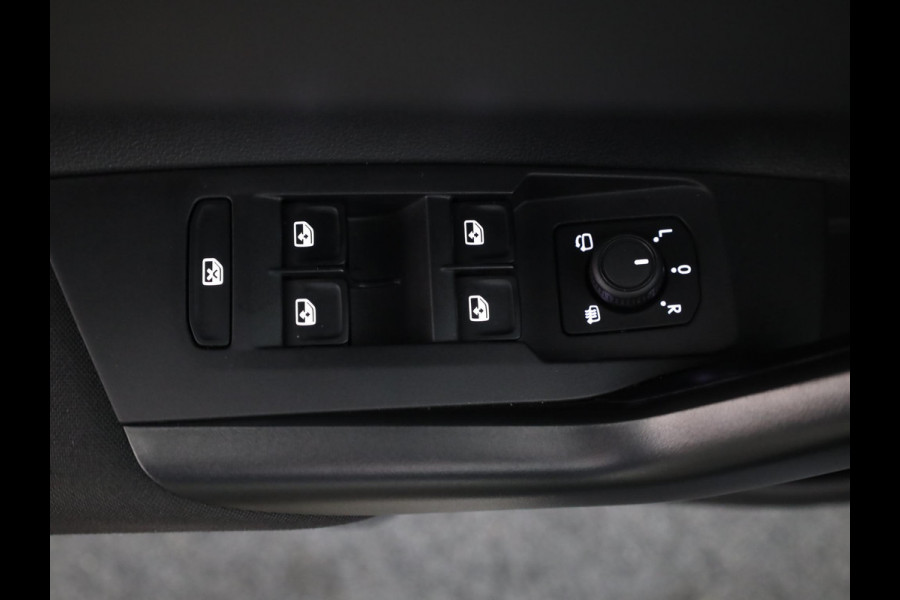 Volkswagen Polo 1.0 TSI Life Edition 95 pk Automaat (DSG) | Verlengde garantie | Navigatie via App | Parkeersensoren | Achteruitrijcamera | Adaptieve cruise control | Stoelverwarming |