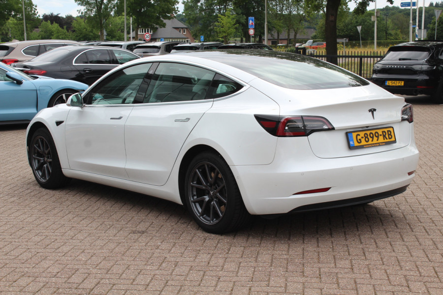 Tesla Model 3 Standard RWD Plus 60 kWh / SoH 90,6% / Autopilot / Panoramadak / Camera / Premium Audio / 18'' / Leder