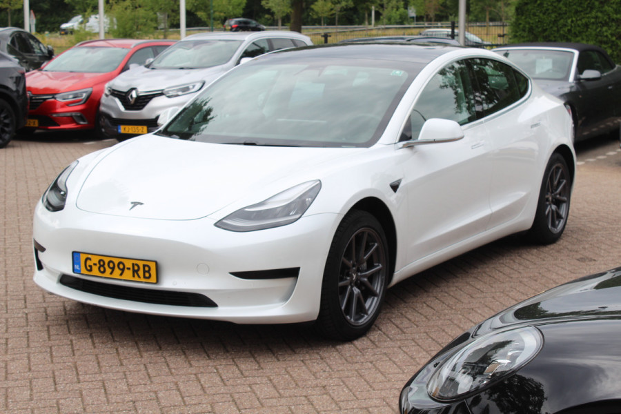 Tesla Model 3 Standard RWD Plus 60 kWh / SoH 90,6% / Autopilot / Panoramadak / Camera / Premium Audio / 18'' / Leder