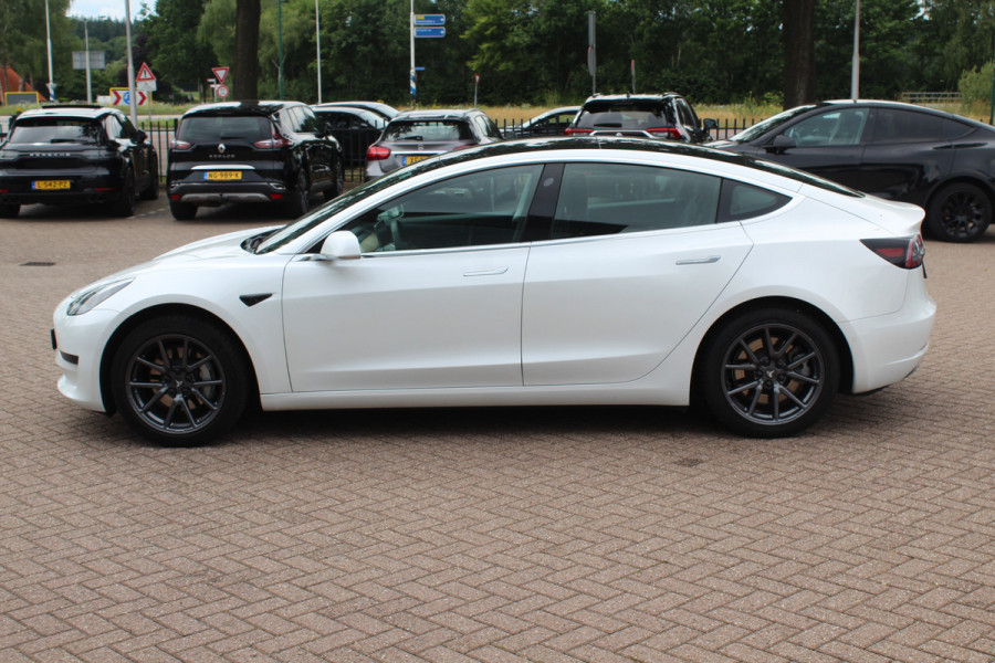 Tesla Model 3 Standard RWD Plus 60 kWh / SoH 90,6% / Autopilot / Panoramadak / Camera / Premium Audio / 18'' / Leder