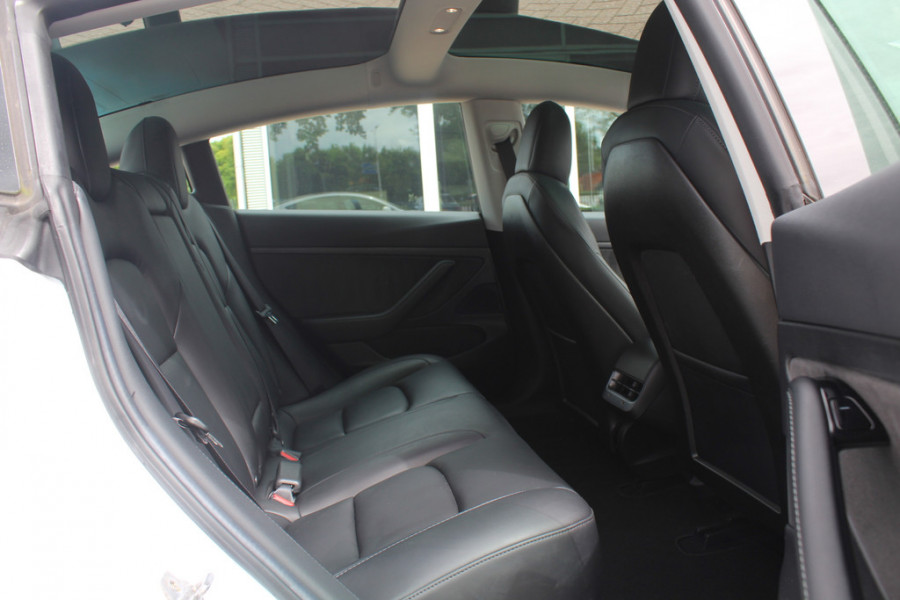 Tesla Model 3 Standard RWD Plus 60 kWh / SoH 90,6% / Autopilot / Panoramadak / Camera / Premium Audio / 18'' / Leder