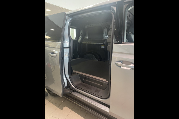 Volkswagen ID. Buzz Cargo Bulli edition 79 kWh 210kW 286PK met stylingpakket