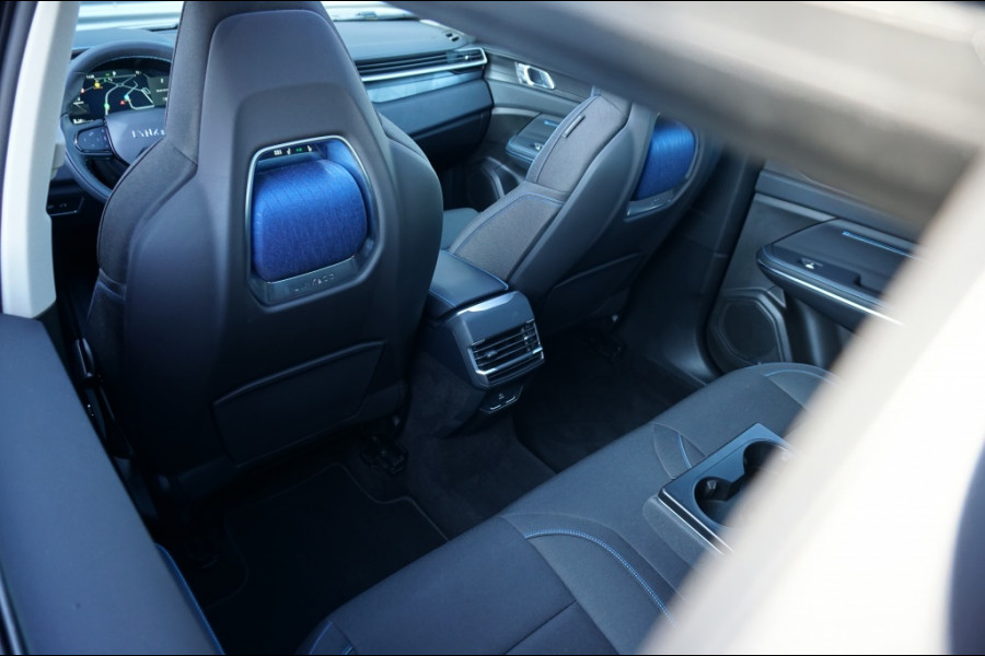 Lynk & Co 01 262PK PHEV 360CAMERA | ADAPTIVE | DODEHOEK | NAVI | STOELVERW.