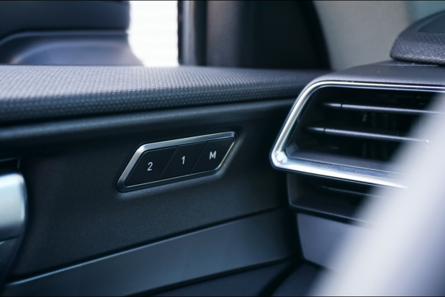 Lynk & Co 01 262PK PHEV 360CAMERA | ADAPTIVE | DODEHOEK | NAVI | STOELVERW.