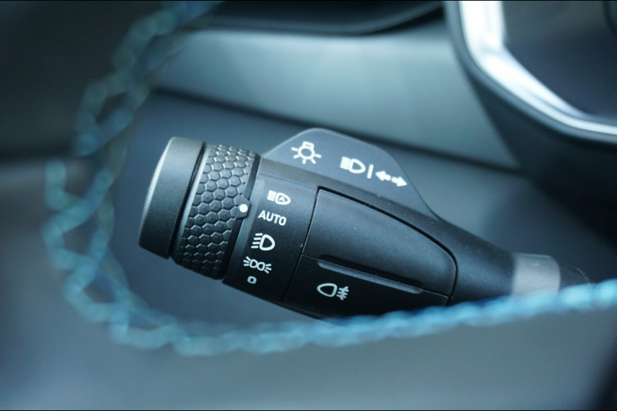 Lynk & Co 01 262PK PHEV 360CAMERA | ADAPTIVE | DODEHOEK | NAVI | STOELVERW.