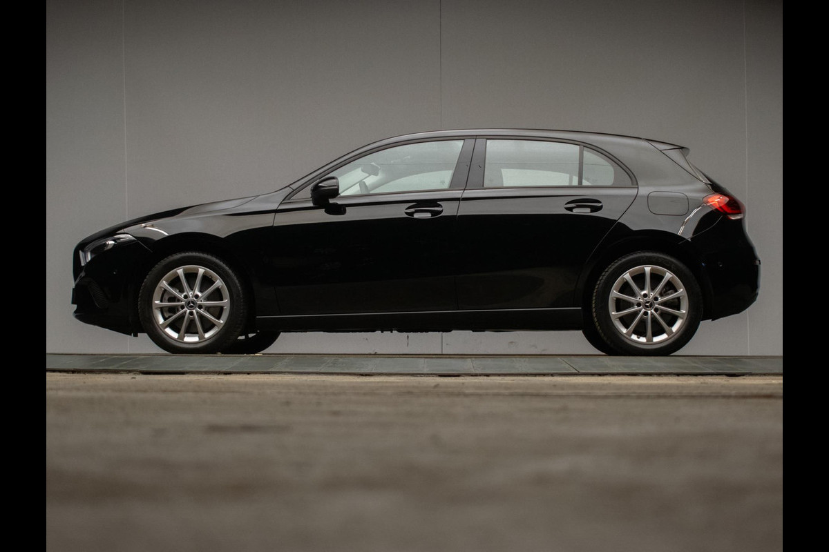 Mercedes-Benz A-Klasse 250 e Premium Plus Sport (APPLE CARPLAY,NAVI,CARBON INTERIEUR,MATRIX LED,CRUISE,LED,KEYLESS,CAMERA,LEDER)