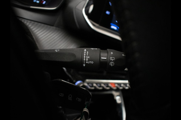 Peugeot 208 1.2 PureTech Blue Lease Active Sport (APPLE CARPLAY,NAVI,LED,CRUISE,CLIMATE,BLACK PACK,DAB,LEDER,BLUETOOTH,NETTESTAAT)