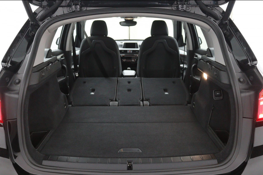 BMW X1 sDrive18i Cent.Exe*FULL-LED*NAVI*SPORTSTOEL*ECC*