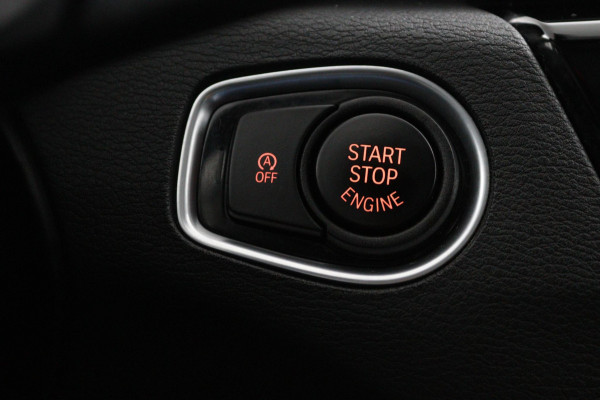BMW X1 sDrive18i Cent.Exe*FULL-LED*NAVI*SPORTSTOEL*ECC*