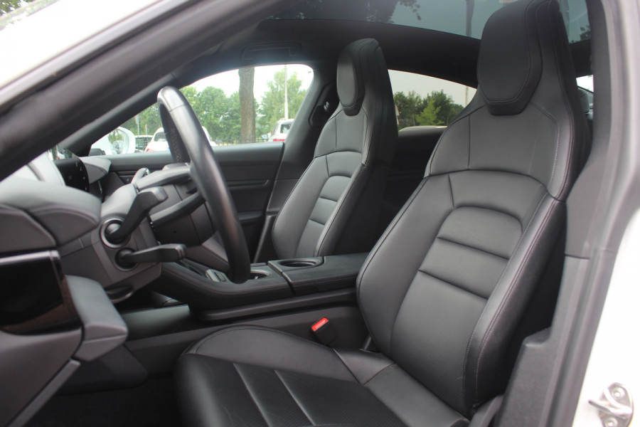 Porsche Taycan Performance 84 kWh / SoH 94,4% / Panoramadak / 360Camera / Luchtvering / 20'' / Dodehoek / Stuurverwarming / Getint glas / Stoelverwarming / Warmtepomp