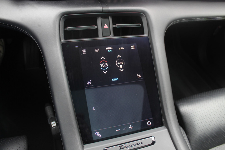 Porsche Taycan Performance 84 kWh / SoH 94,4% / Panoramadak / 360Camera / Luchtvering / 20'' / Dodehoek / Stuurverwarming / Getint glas / Stoelverwarming / Warmtepomp