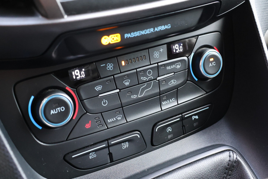 Ford Transit Connect 1.5 EcoBlue 120 PK L2 Limited | Navigatie | CarPlay | Camera | Cruise control | Bi-Xenon | Keyless Go | Trekhaak | Betimmering | DAB | Stoelverwarming | NAP Logisch | Nieuwe APK