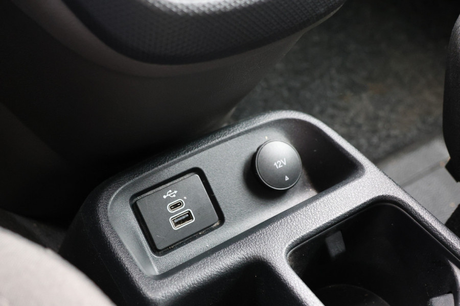 Ford Transit Connect 1.5 EcoBlue 120 PK L2 Limited | Navigatie | CarPlay | Camera | Cruise control | Bi-Xenon | Keyless Go | Trekhaak | Betimmering | DAB | Stoelverwarming | NAP Logisch | Nieuwe APK