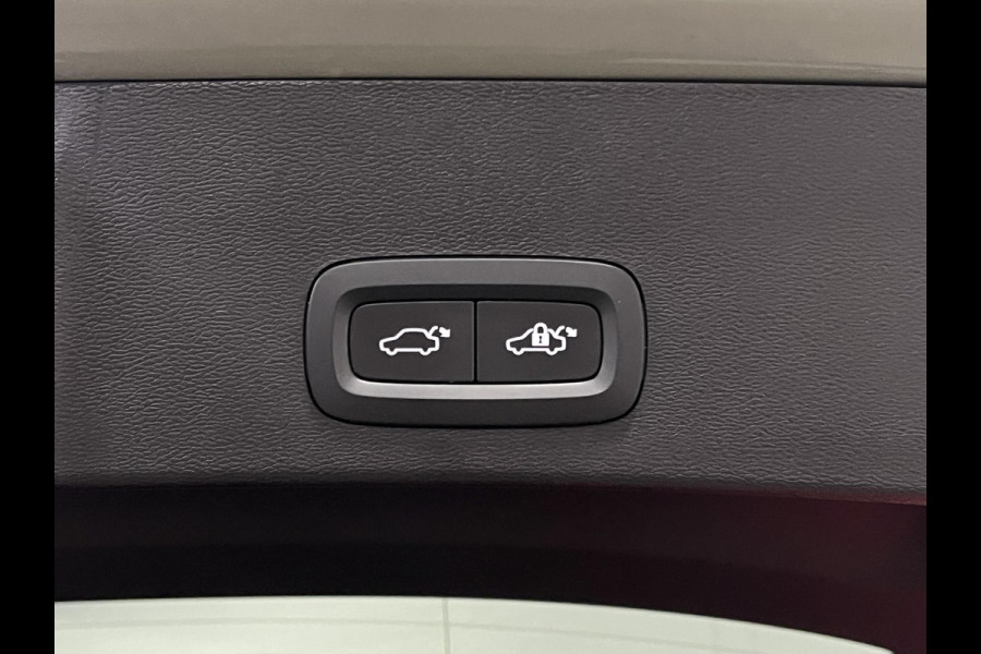 Volvo XC40 1.5 T5 Plug-in hybrid Plus Dark | Adapt. Cruise control | Stoel-/Stuurwielverwarming | Harman/Kardon | Leder