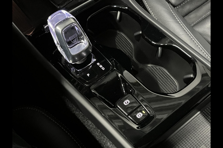 Volvo XC40 1.5 T5 Plug-in hybrid Plus Dark | Adapt. Cruise control | Stoel-/Stuurwielverwarming | Harman/Kardon | Leder