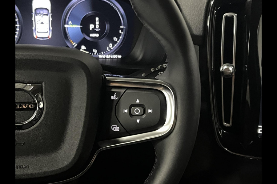 Volvo XC40 1.5 T5 Plug-in hybrid Plus Dark | Adapt. Cruise control | Stoel-/Stuurwielverwarming | Harman/Kardon | Leder