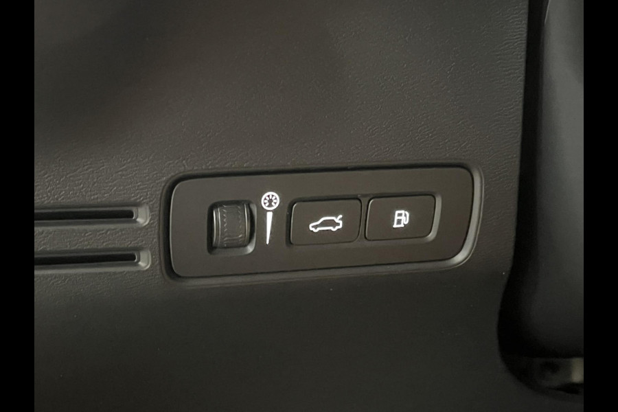 Volvo XC40 1.5 T5 Plug-in hybrid Plus Dark | Adapt. Cruise control | Stoel-/Stuurwielverwarming | Harman/Kardon | Leder