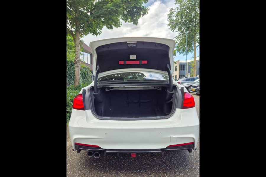 BMW 3-serie 320i Edition M Sport Shadow Executive