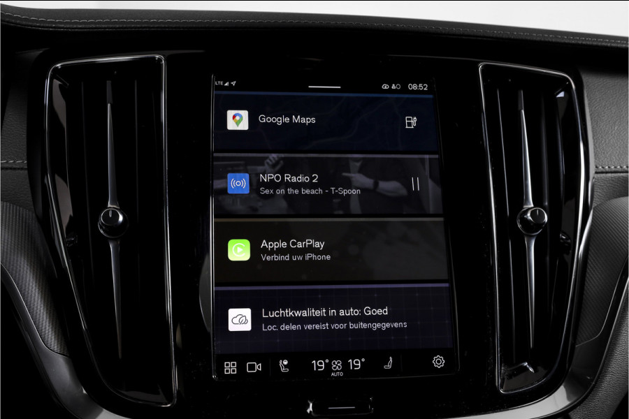 Volvo V60 2.0 T6 Plug-in hybrid AWD Ultra Dark 253 PK - Automaat | S/K-Panodak | Dig. Cockpit | Adapt. Cruise | Stoel-+Stuurverw. | PDC | 360 Camera | NAV + App. Connect | ECC | Elek. Klep | LM 19" | 9589