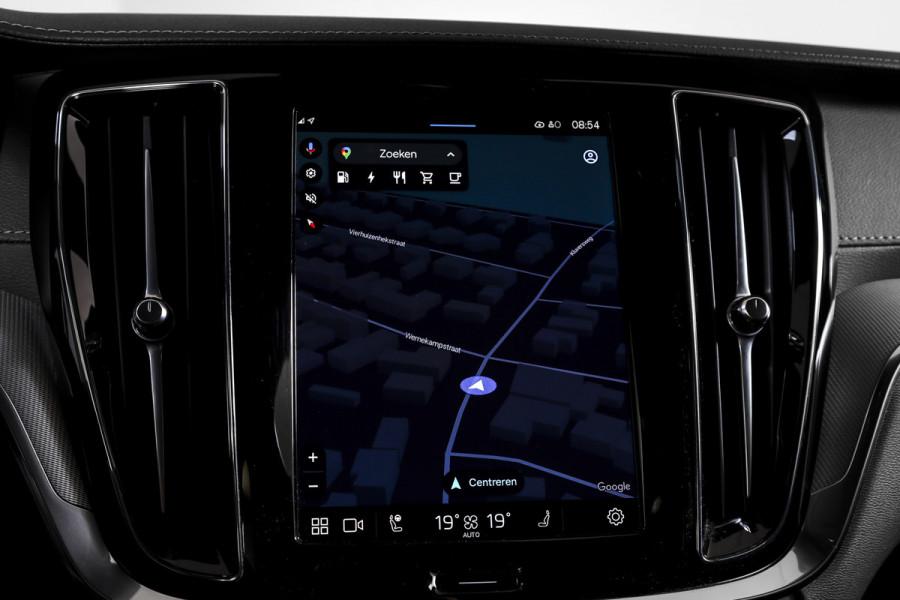 Volvo V60 2.0 T6 Plug-in hybrid AWD Ultra Dark 253 PK - Automaat | S/K-Panodak | Dig. Cockpit | Adapt. Cruise | Stoel-+Stuurverw. | PDC | 360 Camera | NAV + App. Connect | ECC | Elek. Klep | LM 19" | 9589