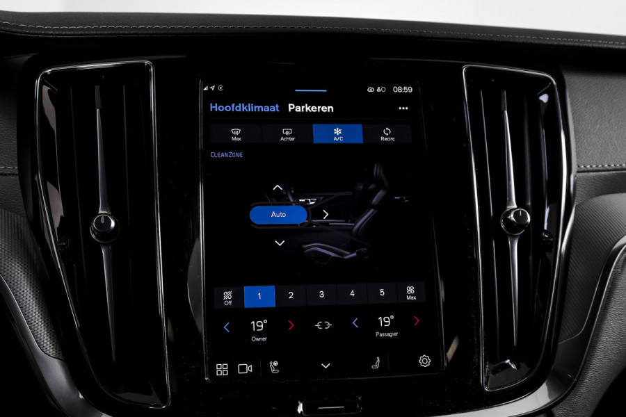 Volvo V60 2.0 T6 Plug-in hybrid AWD Ultra Dark 253 PK - Automaat | S/K-Panodak | Dig. Cockpit | Adapt. Cruise | Stoel-+Stuurverw. | PDC | 360 Camera | NAV + App. Connect | ECC | Elek. Klep | LM 19" | 9589