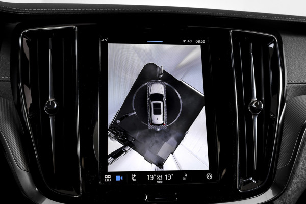 Volvo V60 2.0 T6 Plug-in hybrid AWD Ultra Dark 253 PK - Automaat | S/K-Panodak | Dig. Cockpit | Adapt. Cruise | Stoel-+Stuurverw. | PDC | 360 Camera | NAV + App. Connect | ECC | Elek. Klep | LM 19" | 9589